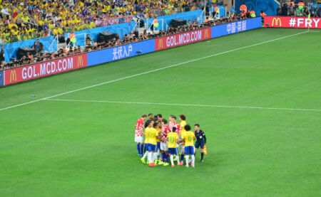 自由進場而 自由進場而