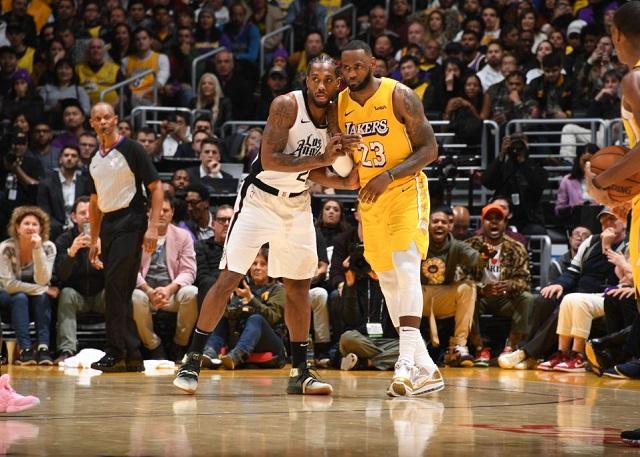 样本量小且 样本量小且